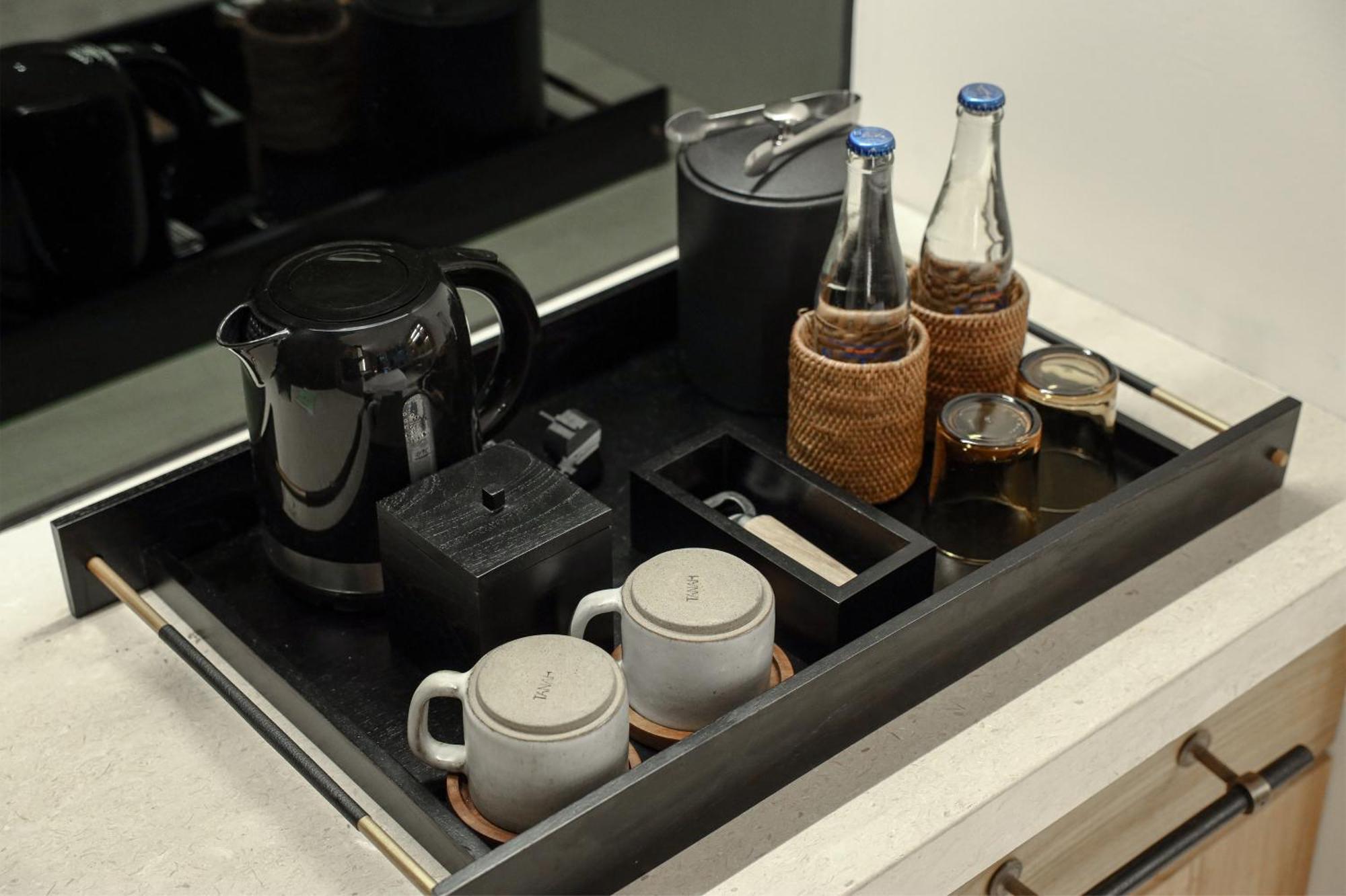 Sadara Resort Nusa Dua  Ngoại thất bức ảnh A tea and coffee tray in a hotel room
